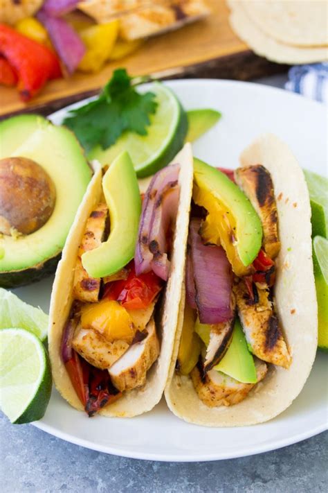 Slice chicken into 1/4″ thick strips and place over the cooked combine marinade ingredients in a medium bowl. Grilled Chicken Fajitas - With Easy Fajita Marinade