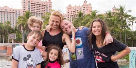 ¡mi querido tucumán despide la actividad lectiva de este triste año 2020 que fue devastador! Las lujosas vacaciones de Campi y Denise Dumas en las ...