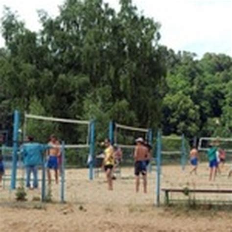 Нудисты играющие в волейбол фото Telegraph