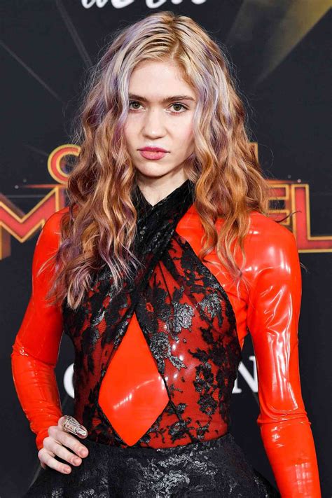 Grimes Announces Shes Knocked Up And Shares Photo Of Her Pregnant Belly