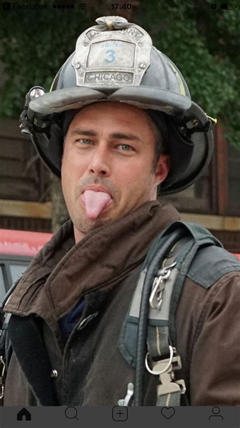 Taylor Kinny As Kelly Chicagofire Otis Chicago Fire Taylor Kinney