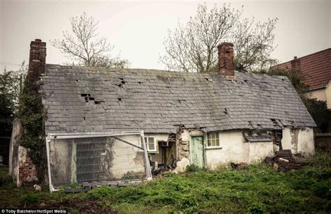 Home Abandoned In 1950s Is Still Filled With Food And Belongings Of