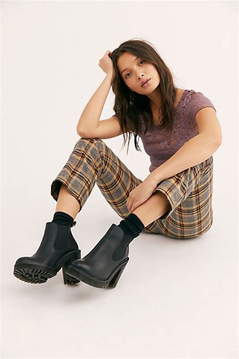 You can wear them to work, weddings, casually or to business meetings. Dr. Martens Hurston Chelsea Boots in 2020 | Chelsea boots ...
