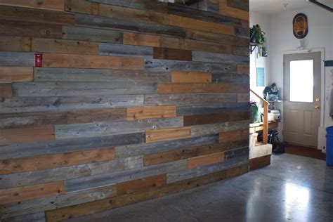 How To Make Your Own Reclaimed Wood Wall Manmadediy