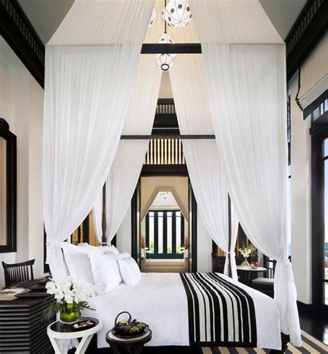 Contemporary canopy bed is a stylish design option and modern style will add nobility air and atmosphere into room space. 45 Beautiful Bedroom Decorated with Canopy Beds - Design Swan