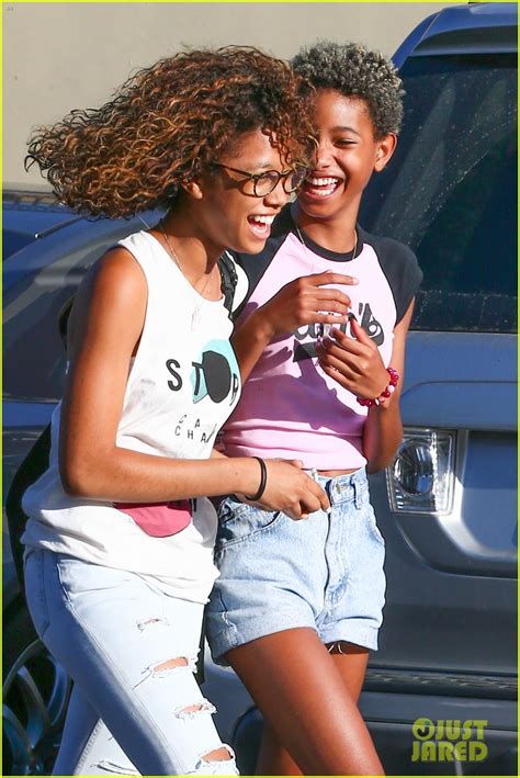 Willow Smith Gets Into A Serious Laughing Fit At Lunch Photo 3202431 Willow Smith Photos