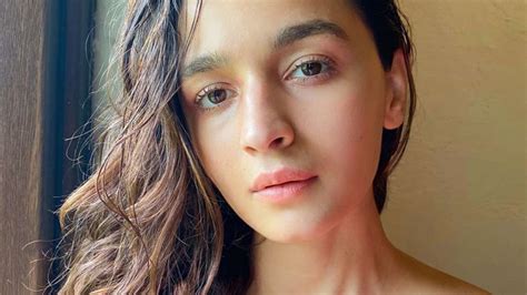 Alia Bhatt Shares Beautiful Post On Crossing Million Mark On Instagram