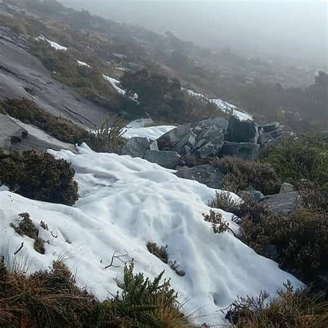 Gunung kinabalu yang terletak di sabah, sebuah negara bagian dari malaysia adalah pilihan untuk melakukan pemanasan diputuskan oleh operator bahwa pendakian ke gunung kinabalu akan dilakukan pada tanggal 22 februari sampai dengan tanggal 25. Salji Di Gunung Kinabalu