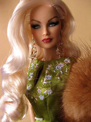 Modern Comeback Glamour Fashion Beauty Glam Doll