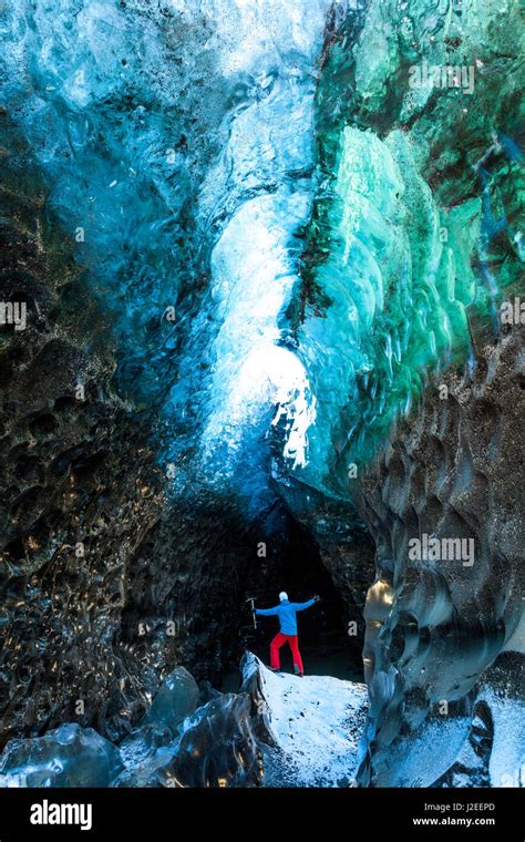 Glacial Ice Cave Svinafellsjokull Glacier Skaftafell National Park