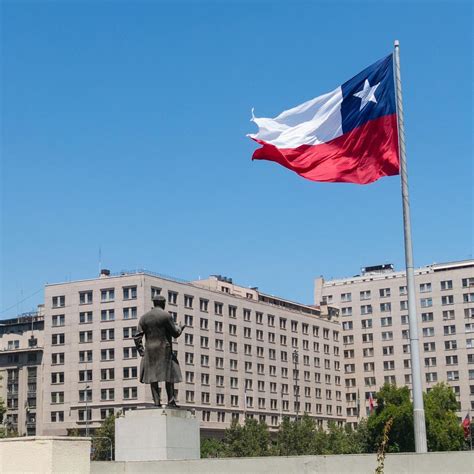 Santiago Chile 🇨🇱 By Amosantiago En Instagram La Historia De La Bandera Del Bicentenario Es