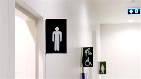Louisville Janitor Accused Of Recording Men In Airport Bathroom