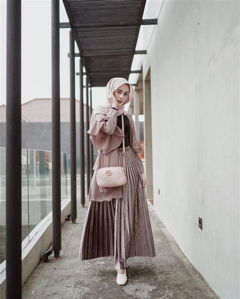 5 Inspirasi Fashion Hijab Casual Style Dengan Rok Kekinian Ala