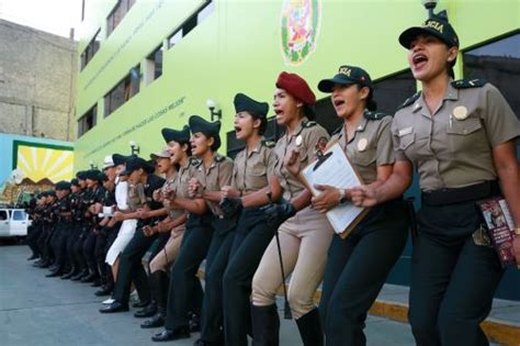 Policía Nacional Del Perú Celebra El Día De La Mujer Policía Con Un