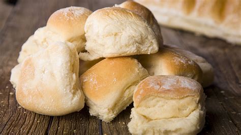 Fluffy Bread Rolls Are So Much Easier To Make In A Slow Cooker