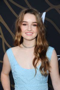 Kaitlyn Dever Hottest Pictures In Bikini Hd Photoshoot