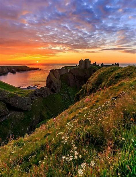 Sunrise Over The Beautiful Dunnottar Castle Scotland Castles Scotland