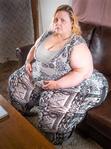 Woman Who Weighs 38 Stone Vows To Keep Eating So She Can Have The World’s Biggest Hips Sick