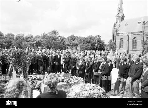 Funeral, 00-08-1988, Whizgle News from the Past, Tailored for the