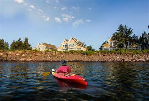 Kayaking Larsmont Cottages North Shore Minnesota Resort On Lake