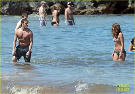 Hunger Games Sam Claflin Goes Shirtless Again In Hawaii Photo