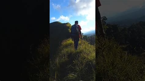 Naik Ke Puncak Gunung YouTube