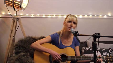 Hey nikita fa freddo nel tuo piccolo angolo del mondo? Nikita - Elton John cover by Lee Martin - YouTube
