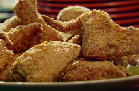 If the tenderloins are still attached to the chicken breasts, remove them and bread and fry them separately, or save. How to Make Panko and Italian Bread Crumb Baked Chicken ...