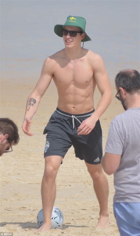 Shawn Mendes Shows Off Sizzling Six Pack At Sydney Beach After Saying