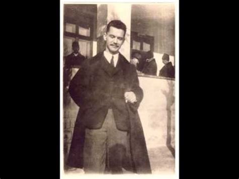 Születésnapomra című versét mondja el. Születésnapomra: József Attila-Figura Ede - YouTube