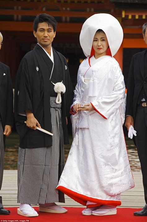 Beautiful Pictures Show How Traditional Weddings Look Around The World Japanese Wedding Dress