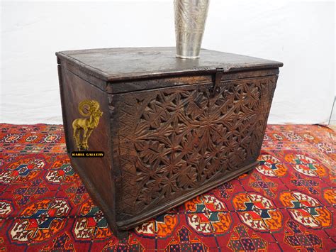 Antique 19th Century Orient Vintage Cedar Wood Treasure Dowry Chest