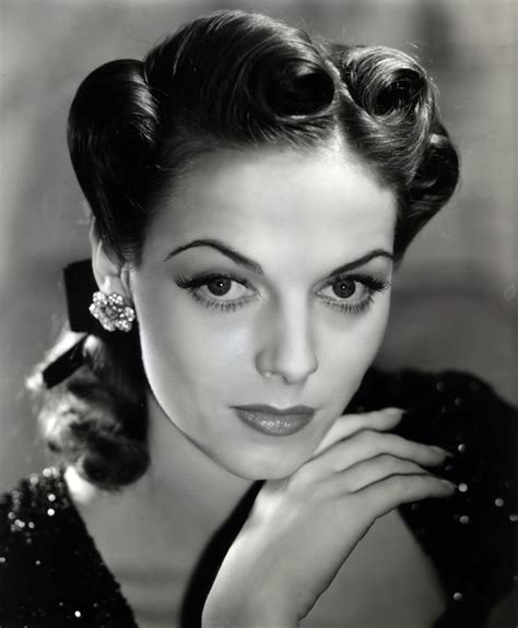 Perhaps the most iconic form is the victory rolls. Fashionable Forties: A 1940's updo tutorial