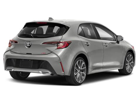 Стартување на моторот со клуч. New 2020 Toyota Corolla Hatchback XSE Automatic 5D ...