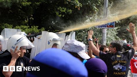 Turkish Police Hit Pro Uighur Protesters With Pepper Spray Bbc News