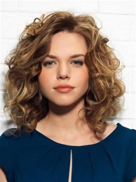 Hairstyles For Medium Length Hair Round Face The Best Curly Hairstyles For Round Faces