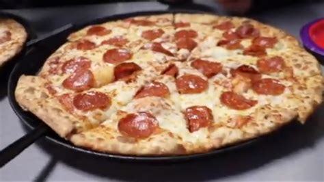 Chuck E Cheeses Denies Serving Leftover Pizza Slices After Viral