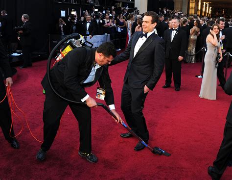 40 Awkward Red Carpet Encounters That Will Make You Seriously