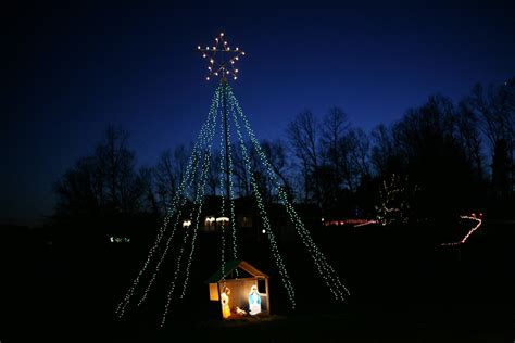Christmas Lake Village Festival Of Lights Drive Through Ni Flickr