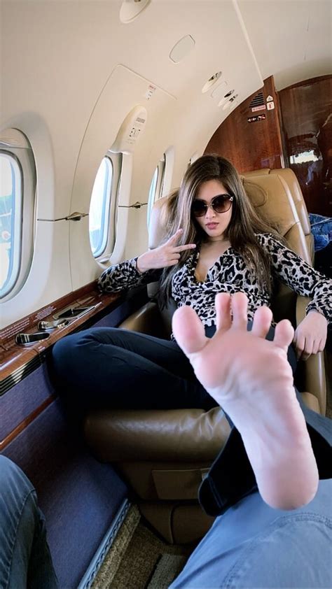 Feet To Fap On Twitter Indian Actress Riya Sen Feet Toes Footfetish