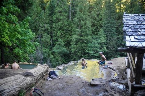 Umpqua Hot Springs How To Get There What To Expect Go Wander Wild