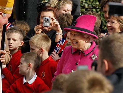 Isabel Ii Celebra Su Jubileo De Zafiro 65 Años En El Trono Británico