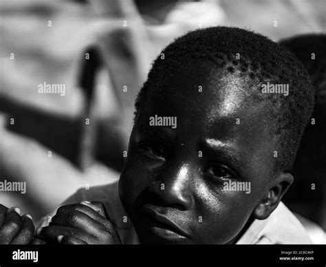 Foto En Blanco Y Negro De Niño Africano Niños Negros De Cerca