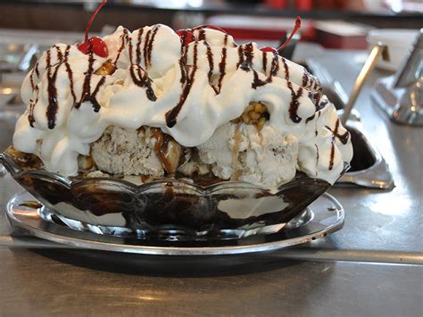 Best Ice Cream Sundaes In America Will Give You A Sugar High