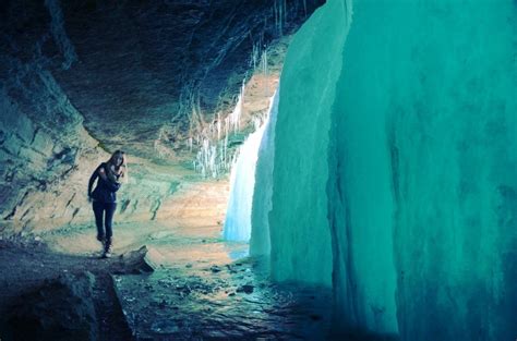 A Peek Behind The Frozen Falls Minnesota Photography Minnehaha Falls