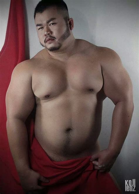 asian bodybuilder タレント 魅力的 魅力的な男