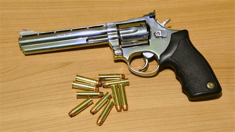 Slikataurus Revolver 869 357 Magnum Wikipedija Prosta