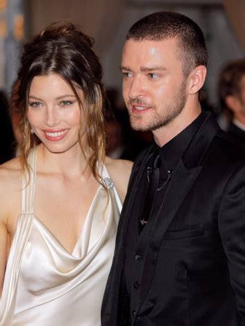 Recently big news come into the industry is captain america dating someone in 2021? Chris Evans Girlfriend 2012 | Hollywood All Stars