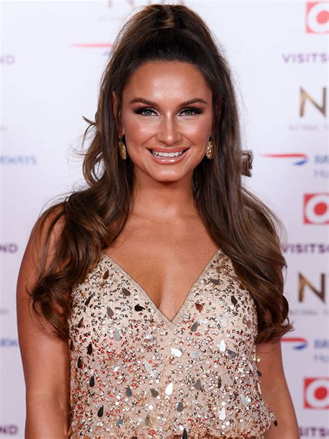 Sam Faiers Shows Off Incredible Bikini Body Before Moaning About Jetlag