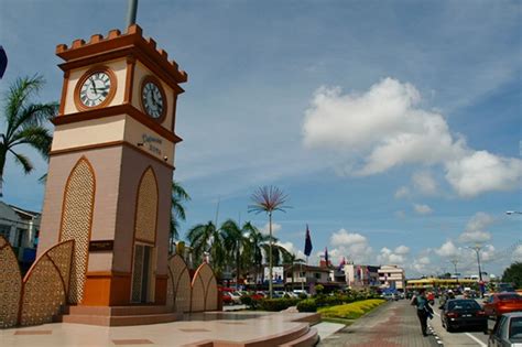 Saat itu semarang dijadikan sebagai pelabuhan dan di depannya. Sebentar Di Kota Tinggi - BEAM